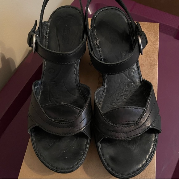 Born Black Leather Sandals Size 7 - Picture 7 of 8